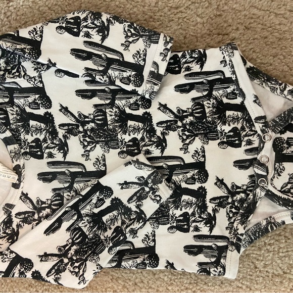 Kate Quinn baby onesie bundle - Picture 5 of 13